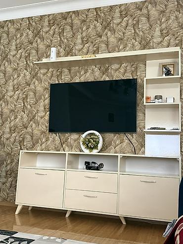 kunc divan metbex: TV stendi və divar rəfli modul dəst - Rəng: krem (parlaq səth) — 3
