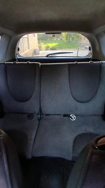 bud e9: Honda Fit: 2002 г., 1.3 л, Автомат, Бензин, Хэтчбэк — 5
