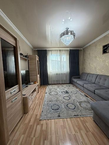 Продажа коттеджей и домов: 🏡 **Продаётся 2-этажный дом в ж/м Ак-Ордо** 🛏 **7 комнат** 📐 Площадь — 7