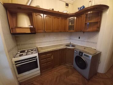 Mətbəx mebeli: Mətbəx mebeli 120 azn son qiymətdi. Yuxarı şkaflar vitrinli şüşə
