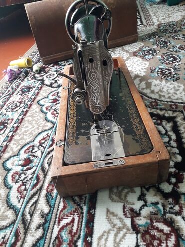 Qədim tikiş maşınları: Yaxşı vəziyyətdədir 19 əsr tikiş maşınıdı az işlenib tikiş maşını — 9