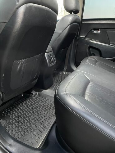 Kia: Kia Sportage: 2 l | 2014 il Krossover — 17