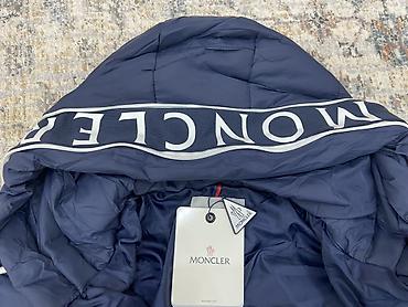 куртки монклер: Пуховик Moncler, темно‑синий - Модель с капюшоном, по кромке капюшона — 4