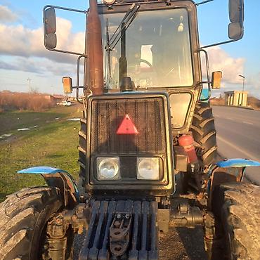 Motobloklar: Belarus MTZ seriyalı traktor - Güclü dizel mühərrik, yan tərəfində — 1