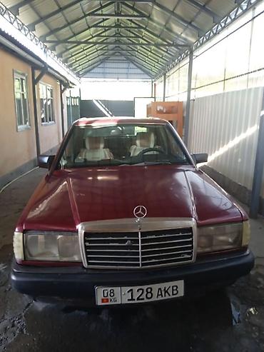 124 е 500: Mercedes-Benz 190: 1990 г., Седан — 1