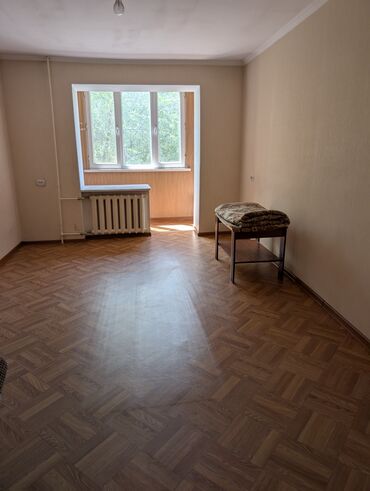 салон красоты продаю: 1 комната, 31 м², 104 серия, 2 этаж, Косметический ремонт