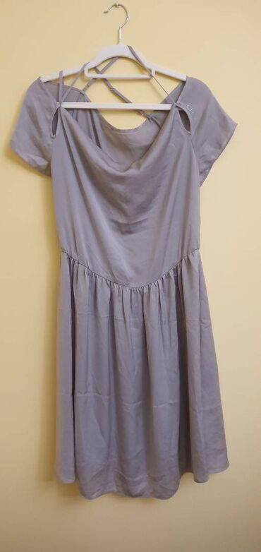 Haljine: Svečane i elegantne haljine u M veličini. Cena 700-1500din. Pošaljite — 11