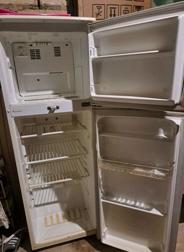 texnomart gence: Б/у 2 двери Холодильник Продажа, цвет - Белый, Встраиваемый
