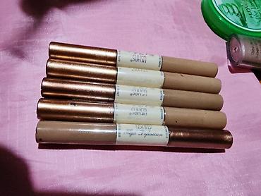 Šminka: Set kozmetike za usne i obrve – više komada Sadržaj: - Tečni ruževi i — 9