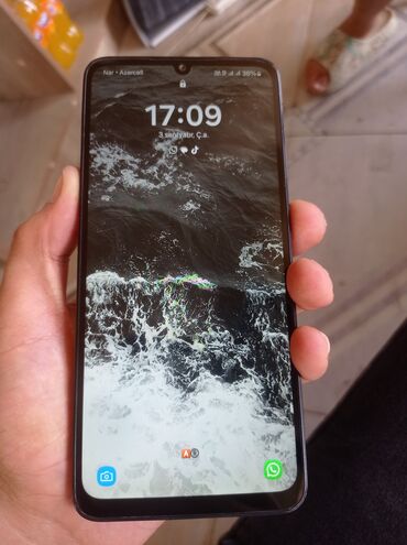 samsug a40: Samsung Galaxy A05, 64 GB, rəng - Qara, İki sim kartlı