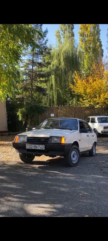VAZ (LADA): VAZ (LADA) 21099: 1.6 l | 1996 il Sedan — 1