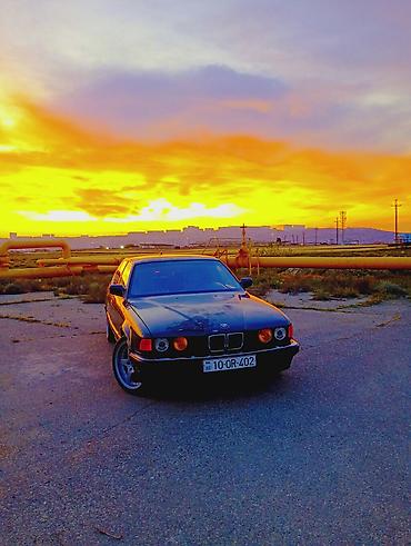 1989 bmw: BMW 7 Series E32 sedan - Kuzov: qara rəng, klassik E34 dizaynı — 1
