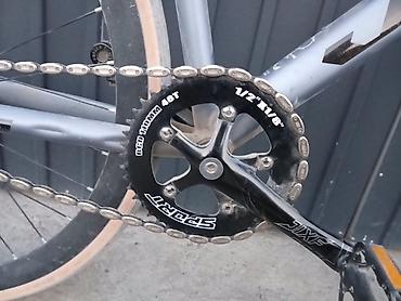 low2 fixie: Шоссейный велосипед с прямой посадкой и рулём-бараном - Рама — 4