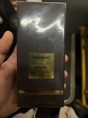 чехол нот 7: Tobacco Vanille Tom Ford — это аромат для мужчин и женщин, он