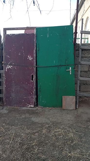 heyet qapsi: Məhsul: Metal qapılar (2 ədəd) Təsvir: - Material: Tam metal vərəqdən — 1