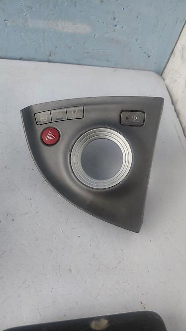 abs prius: Сenter console Toyota 2013 г., Б/у, Оригинал, Япония — 1