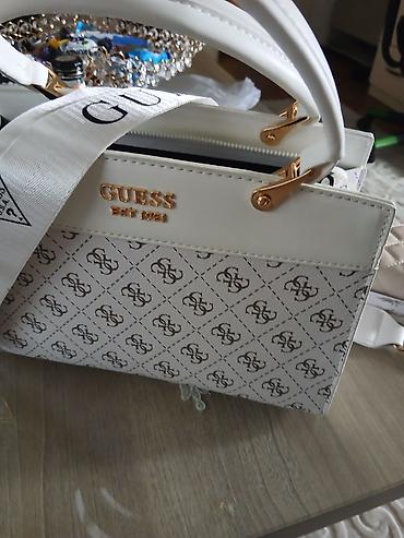 celine torbe: GUESS set – torba i novčanik u svetloj, krem/beloj boji - Brend — 2