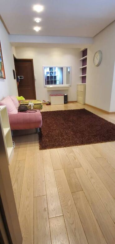 Uzunmüddətli kirayə mənzillər: Nərimanovda Heydər Əliyev Mərkəzinin arxasında 16 mərtəbəli binanın — 6