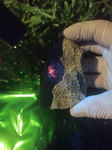 Спорт и хобби: Qızılı Pirit ( Pyrite ) + Yaqut ( Rubin ) tipli UV Floresan Qırmızı — 1