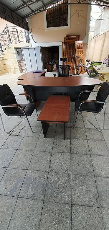 qedimi kreslo: Ofis mebel dəsti Tərkibi: - Menecer üçün böyük iş masası – yumru — 3