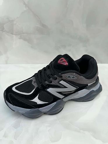 karl lagerfild: NB A klasa
36-45 
4500 din. ❤️‍🔥
O — 1
