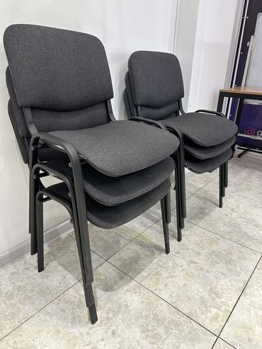 стулья мебель: Продаю стулья и доску,состояние отличное 
Пользовались пару раз