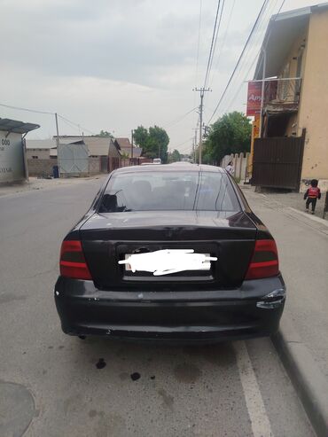 опель вектра б: Opel Vectra: 2000 г., 1.6 л, Механика, Бензин, Седан