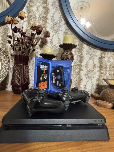 PS4 (Sony Playstation 4): Ps4 ideal vezyetde hec bir problemi yoxdu gul kimi bir eded oyunla ve