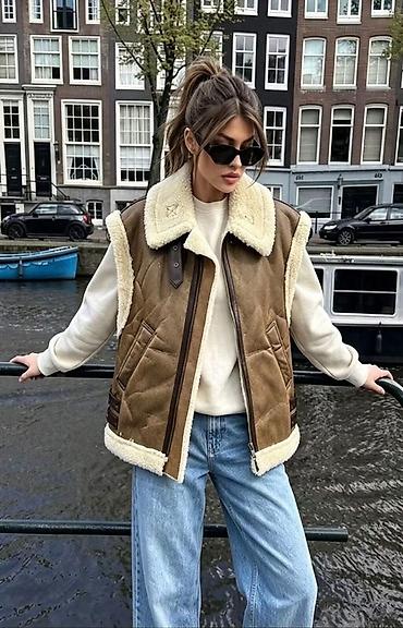 Prsluci: Zara prsluk: 3.999 dinara
S M L — 3