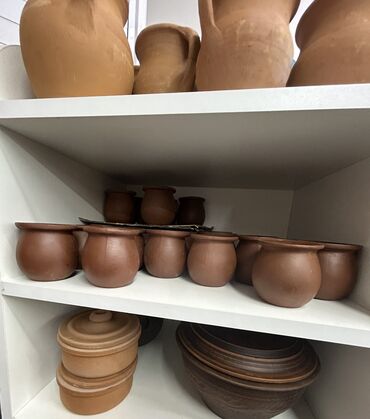 Digər dəstlər və servizlər: Saxsı qablar satılır.Pitiqabı,qatıqqabı,yeməkqabı,bakal.Çeşidlər — 6
