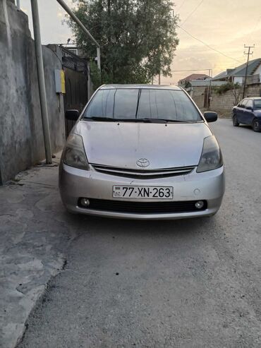 lalafo авто: Toyota Prius: 1.5 л | 2006 г. Хэтчбэк