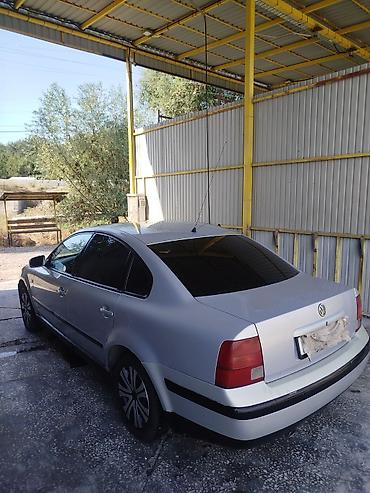 Унаа сатуу: Volkswagen Passat: 1998 г., 1.8 л, Кол менен иштөөчү, Бензин, Седан — 6