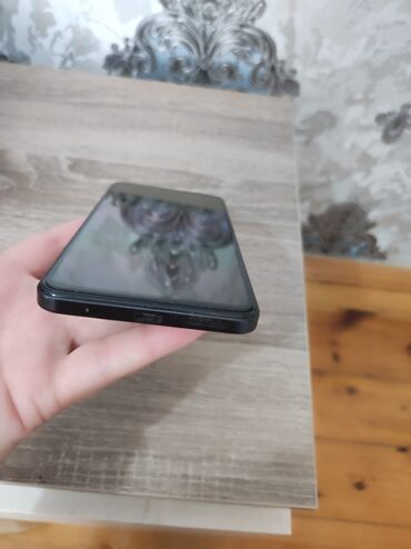Yeni Kimidir Az İşlənib Evde İşlənmiş Telefondur Adaptiri Karopkasi