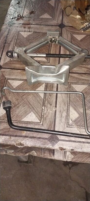 запчасти на хонда фит: Avtomobil üçün mexaniki “qayçı” tipli domkrat dəsti. Xüsusiyyətlər: - at lalafo.az запчасти на хонда фит: Avtomobil üçün mexaniki “qayçı” tipli domkrat dəsti. Xüsusiyyətlər: -