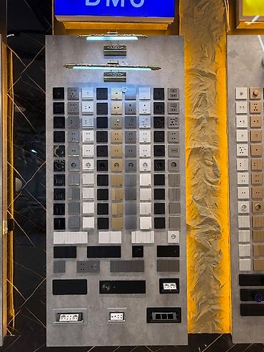 rels işıq: Müasir işıqlandırma və elektrik aksesuarları kolleksiyası Məhsul — 1