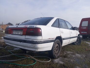 Mazda: Mazda 626: 1990 г., 2 л, Механика, Бензин, Хэтчбэк