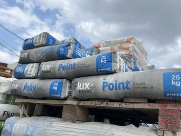 клей для керамогранита: Клей плиточный Flux Point Premium в мешках по 25 кг. Подходит для