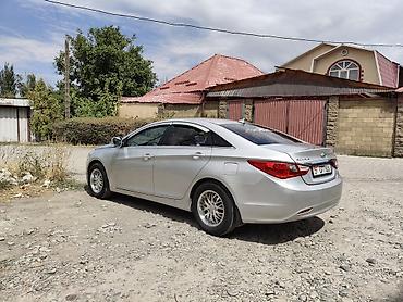 горить: Hyundai Sonata: 2011 г., 2 л, Автомат, Газ, Седан — 2