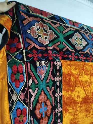 мантышницы бишкек: Туш кийиз с яркими узорами. Изделие выполнено из мягкой, бархатистой