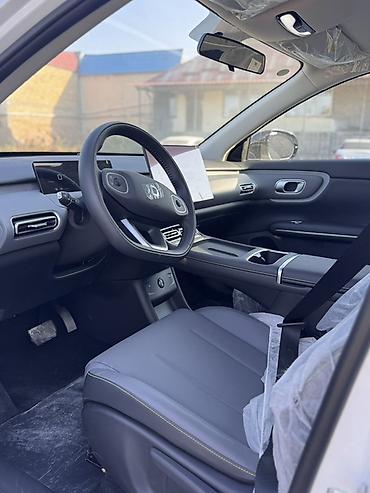 бильярдный в аренду: Changan Q05 AIR 405 запас хода Электромобиль кроссовер, белый цвет — 4