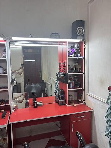 berber guzgu: 2ədəd ber ber salonu ucun skafı işlənmisdir amma ideal vezitetdedir — 1