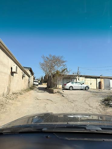 icare qaraj: Ehmetlide qara satilir lela sadig evinin yani yamasi var 19 kv sendei — 2