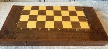 Шахматы: Шахматы СССР. Полный комплект! Все одинаковые. Доска дерево. Фигуры — 16