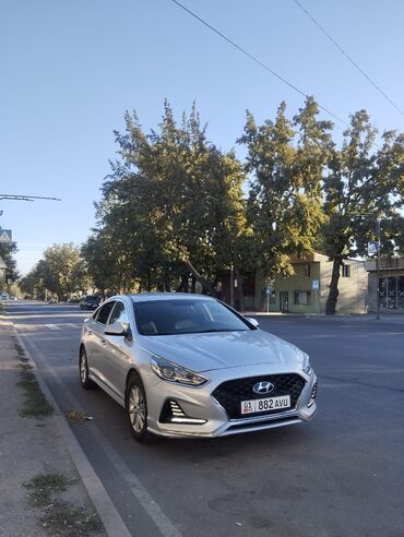 запчасти киа бишкек: Автомобиль Hyundai Sonata с просторным и функциональным салоном. Салон