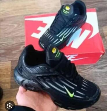 Patike: 25-36
3000 din
sd
szd — 16
