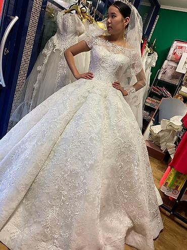 Свадебные платья: Свадебное платье, La Sposa, Винтажный стиль, Закрытое, Открытая спина, Гипюр, Пышное, Китай, Кружево, Б/у at lalafo.kg — 26 Свадебные платья: Свадебное платье, La Sposa, Винтажный стиль, Закрытое, Открытая спина, Гипюр, Пышное, Китай, Кружево, Б/у — 26