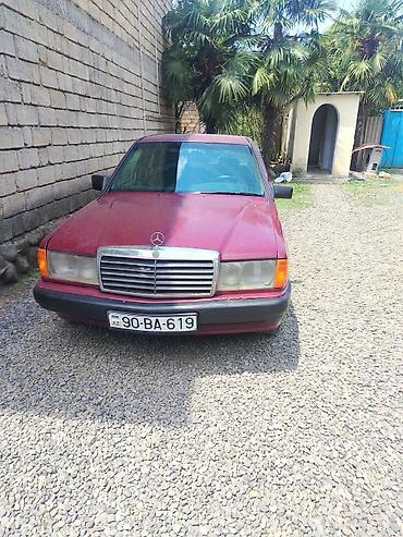 mercedes sekilleri: Mercedes-Benz 190: 0.2 l | 1991 il Sedan — 3