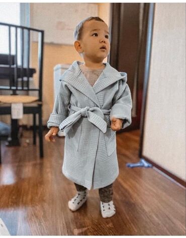 одежды для малышей: Детские халаты. уголочки для малышей полотенце с капюшоном •вафельные