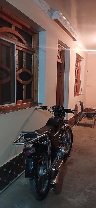 fara chanqan: Moped/motosiklet – 4 vitesli, benzinlə işləyən, bir silindrli motor — 4