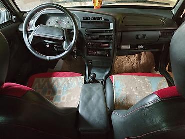 Транспорт: LADA Samara (sedan) – qara rəng Texniki və dizayn xüsusiyyətləri: - — 2